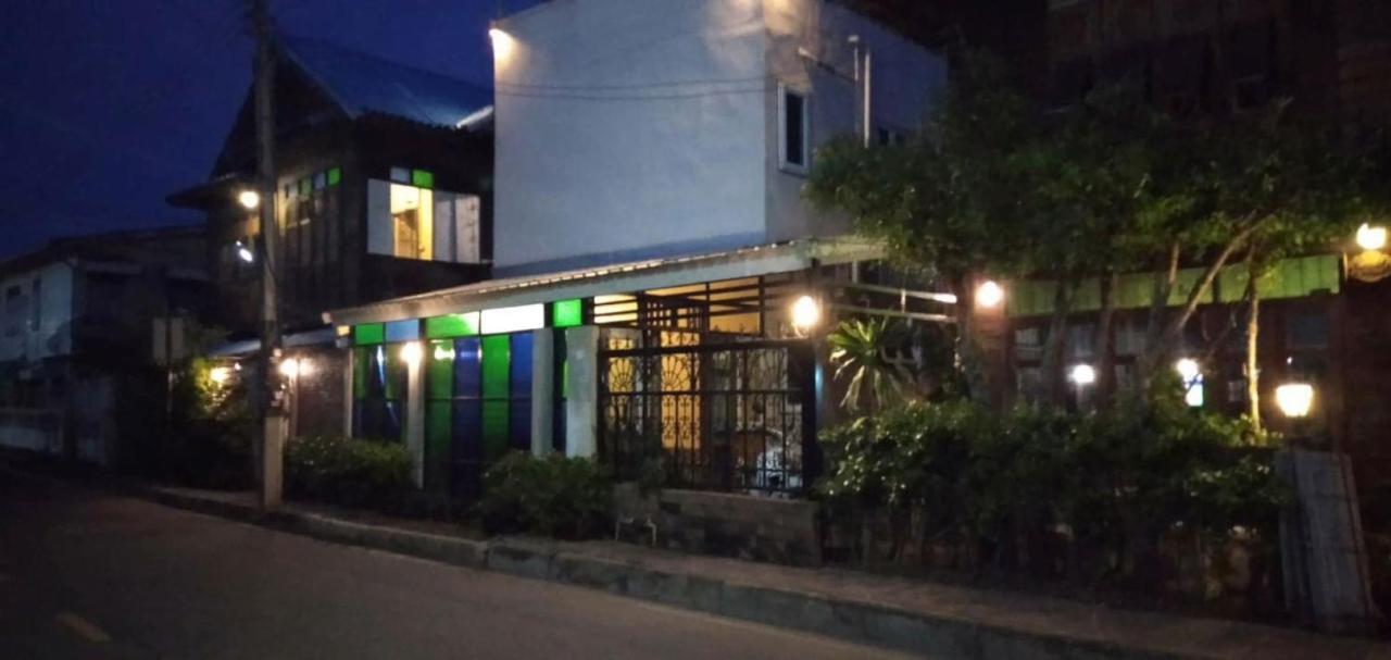 Kwan Phayao Lake House Exterior photo