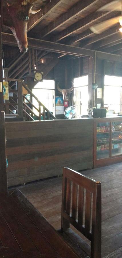 Kwan Phayao Lake House Exterior photo